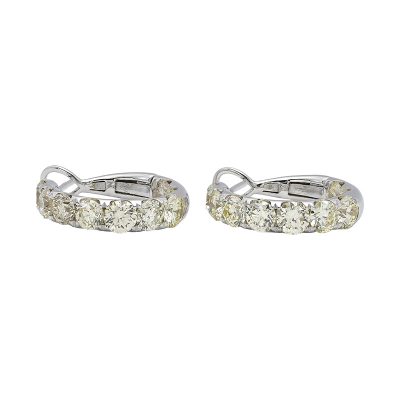18K white gold diamond earrings, front view 18K white gold diamond earrings, front view