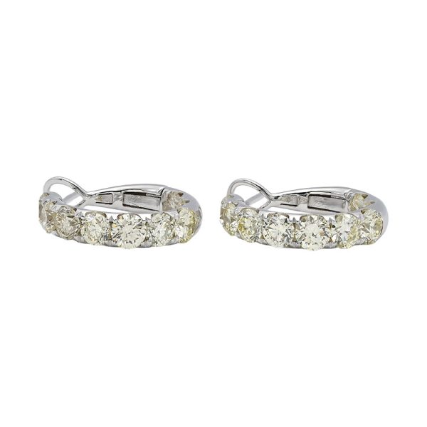 18K white gold diamond earrings, front view 18K white gold diamond earrings, front view
