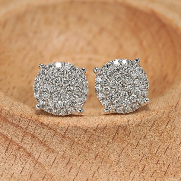 18K white gold diamond earrings, detail view 18K white gold diamond earrings, detail view